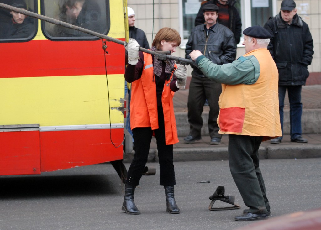 LOST CONTACT… Trolleybus in Kyiv, Ukraine…