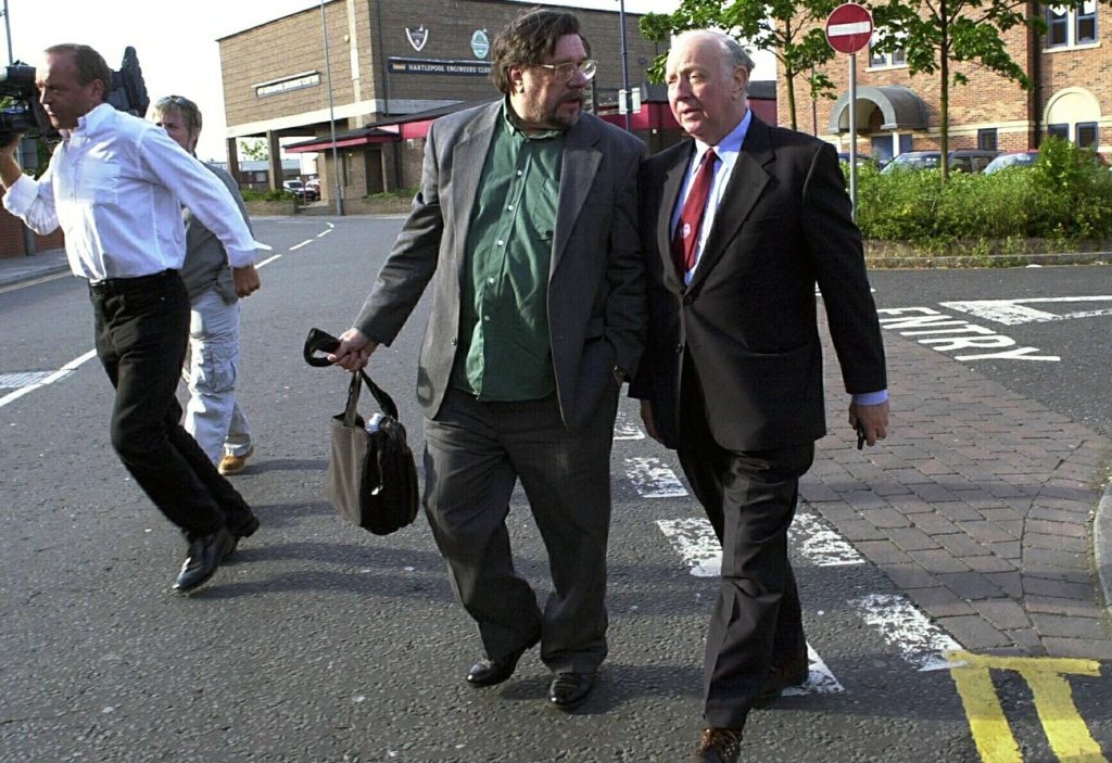 ARRIVAL... Actor Ricky Tomlinson and candidate Arthur Scargill arrive at the meeting in Hartlepool...