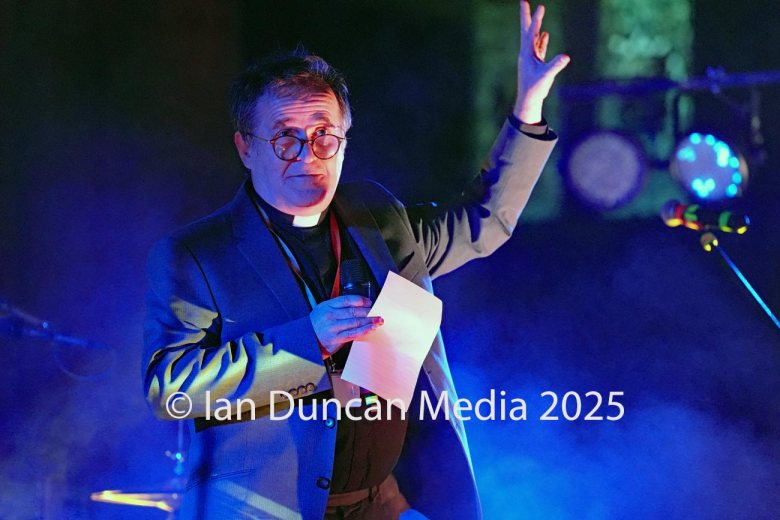 Dean Michael Everitt introduces Hardwicke Circus during A Night For Ukraine. Photo: Ian Duncan.
