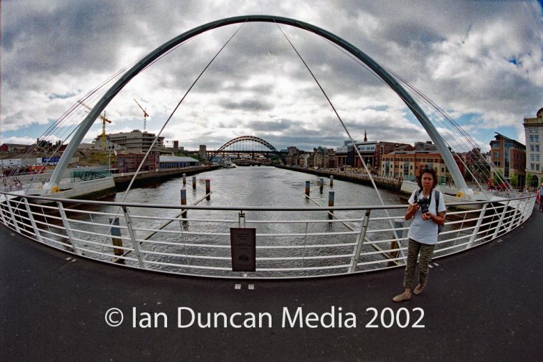 BLINKING BRIDGE... The bridge between Gateshead and Newcastle in the north-east of England in July 2002... Picture: Ian Duncan.